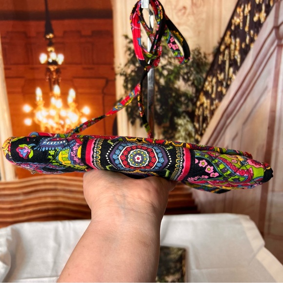 Vera Bradley Symphony in Hue Hot Pink Paisley Wallet with Daisy internal Print - Picture 5 of 17